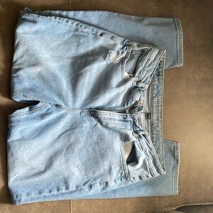 American Eagle Mom Jean